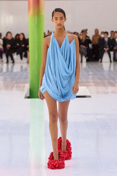 Look 14
